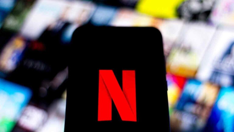 Netflix Movies and Series to Watch in December 2020