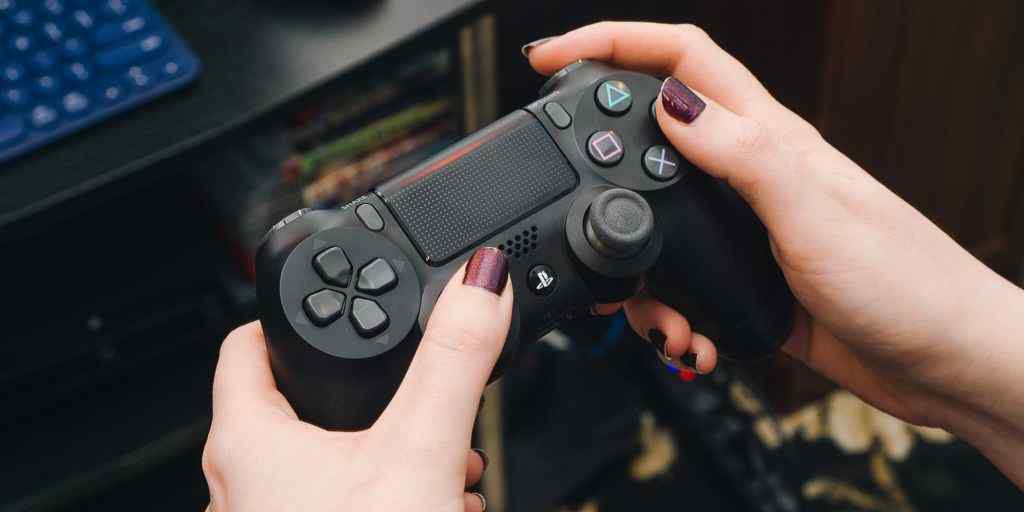 9 Best Wireless PC Game Controllers Of 2021