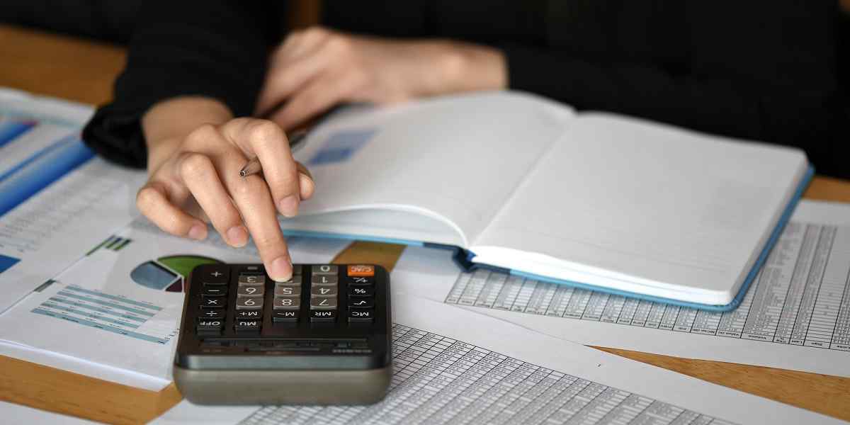 How to use a financial calculator