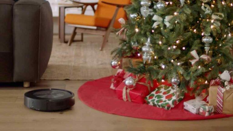 iRobot Roomba J7 Series Best Vacuum Cleaner for Christmas
