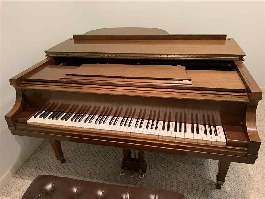 Cost of An Upright Piano and Buying Tips